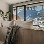 호텔 Coolnest 4*