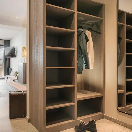Coolnest Szálloda 4*