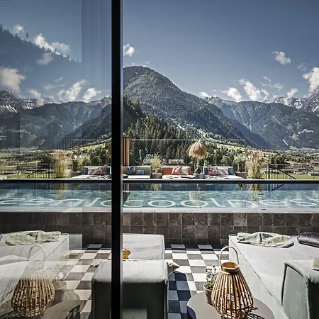 Coolnest Ξενοδοχείο 4*