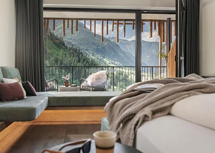 Отель Coolnest 4*