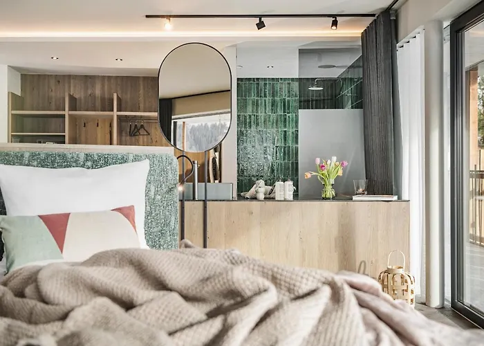 Отель Coolnest 4*